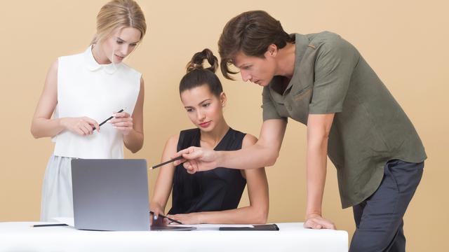 Ilustrasi rekan kerja