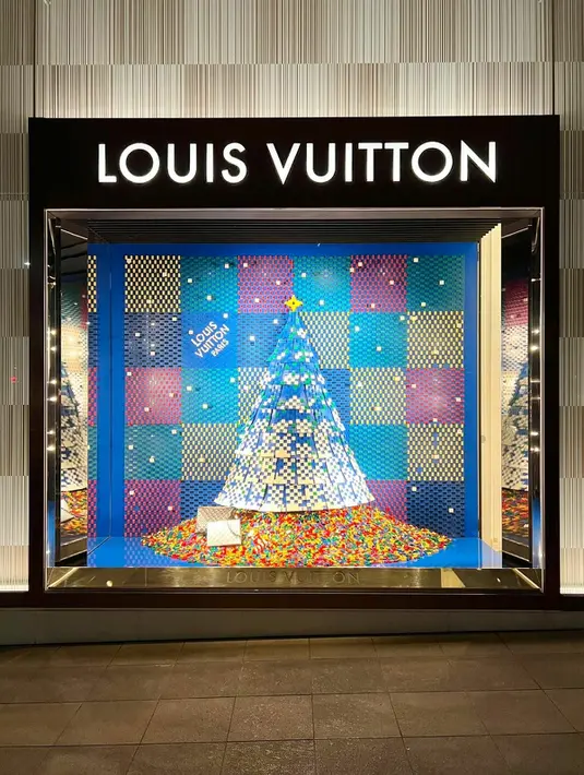Setelah momen selesai, rencananya akan dibongkar. Tidak untuk dibuang, melainkan untuk digunakan kembali melalui kemitraan lokal sehingga anak-anak di sekolah dapat menggunakannya. [Louis Vuitton]