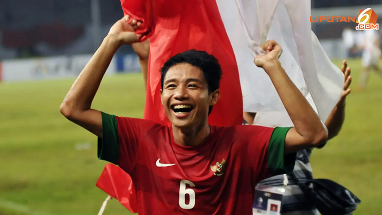 evan-dimas-131028-b.jpg
