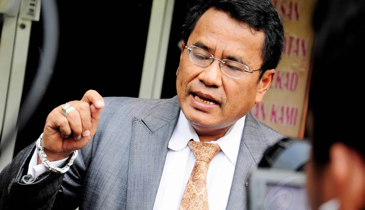 Mewakili guru JIS, pengacara Hotman Paris Hutapea mengatakan, mereka membantah sebagai pelaku pencabulan terhadap siswa TK tersebut. (Liputan6.com/Faizal Fanani)