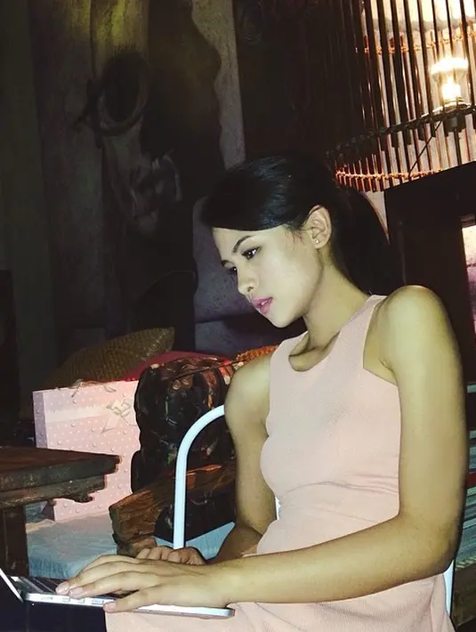 Kebersamaan mereka selama berpacaran bisa dilihat dari unggahan sosial media masing-masing. Sayangnya, setelah putus keduanya kompak untuk menghapus foto kebersamaan dari sosial media, khususnya instagram. (Instagram/maudyayunda)