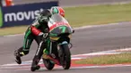 Pebalap asal Malaysia, Adam Norrodin melakukan aksi heroik dengan mendorong motornya hingga garis finish. Aksi tersebut ia lakukan karena pada tikungan terakhir ia terjatuh dan menolak untuk menyerah.