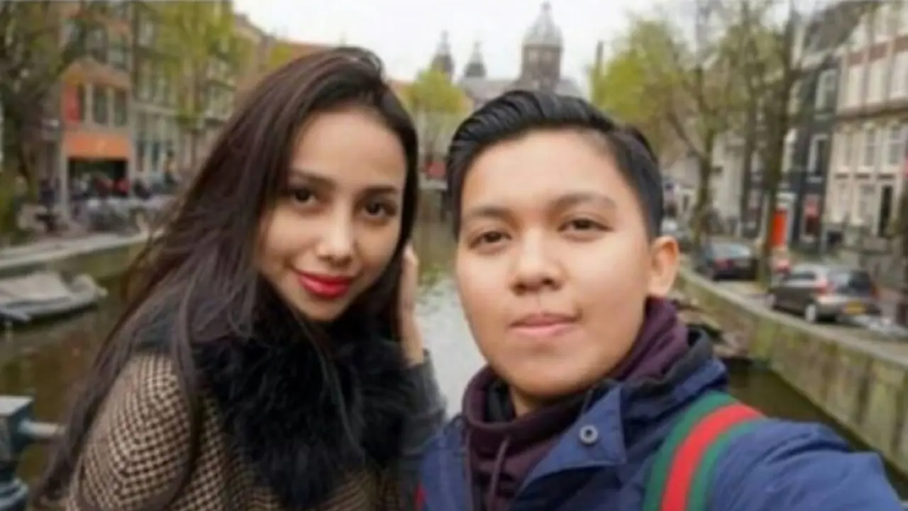 [Bintang]Sederet Foto Mesra Kiki Hasibuan dengan Pasangan Sejenisnya!