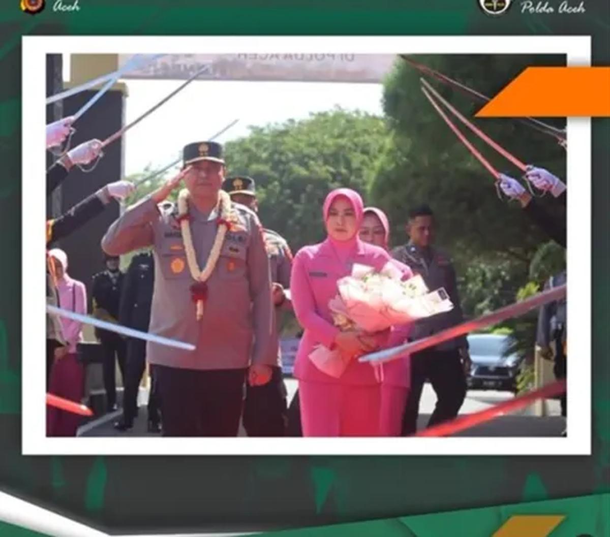 Upacara Farewell parade serah terima jabatan (sertijab) Kapolda Aceh dan penyerahan pataka Machdum Cakti pun telah berlangsung khidmat dan lancar pada Selasa (3/10). <br>