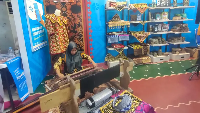 UMKM Kopi dan Songket Khas Sumsel Naik Kelas Melalui Dampingan Bank Daerah