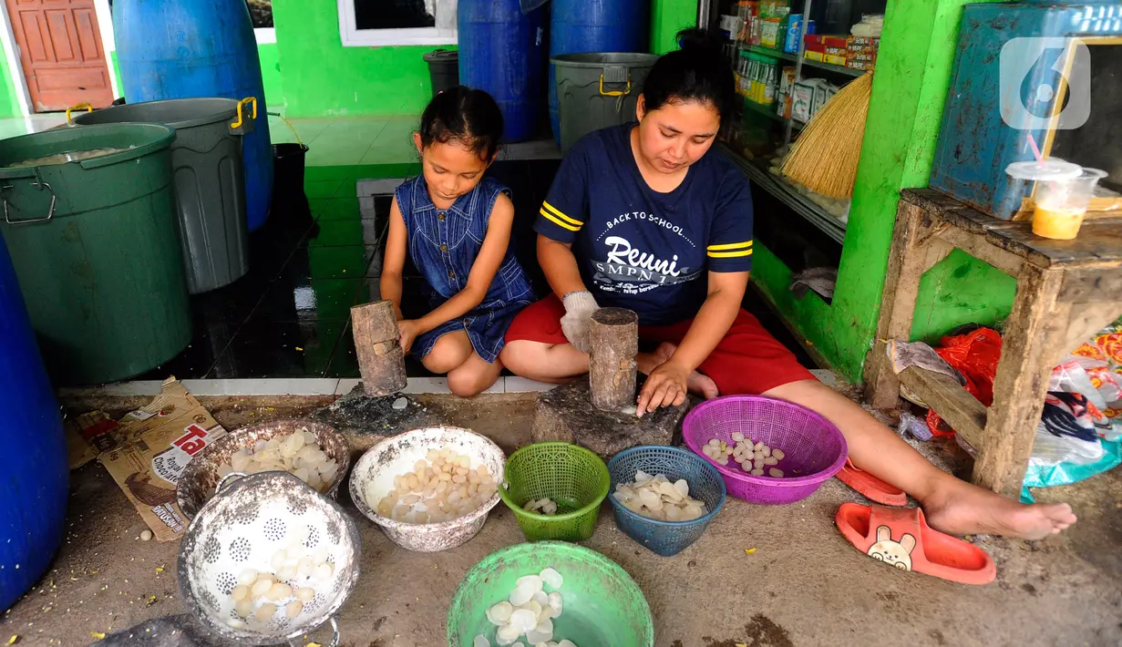 Kolang-kaling dijual dengan harga Rp 14.000/kilogram. (merdeka.com/Arie Basuki)