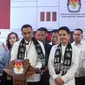 Pasangan dari jalur independen di Pemilihan Gubernur DKI Jakarta, Dharma Pongrekun-Kun Wardana ini resmi mendaftar ke Komisi Pemilihan Umum (KPU) Provinsi Jakarta,  Kamis (29/8/2024) malam. (Liputan6.com/Angga Yuniar)