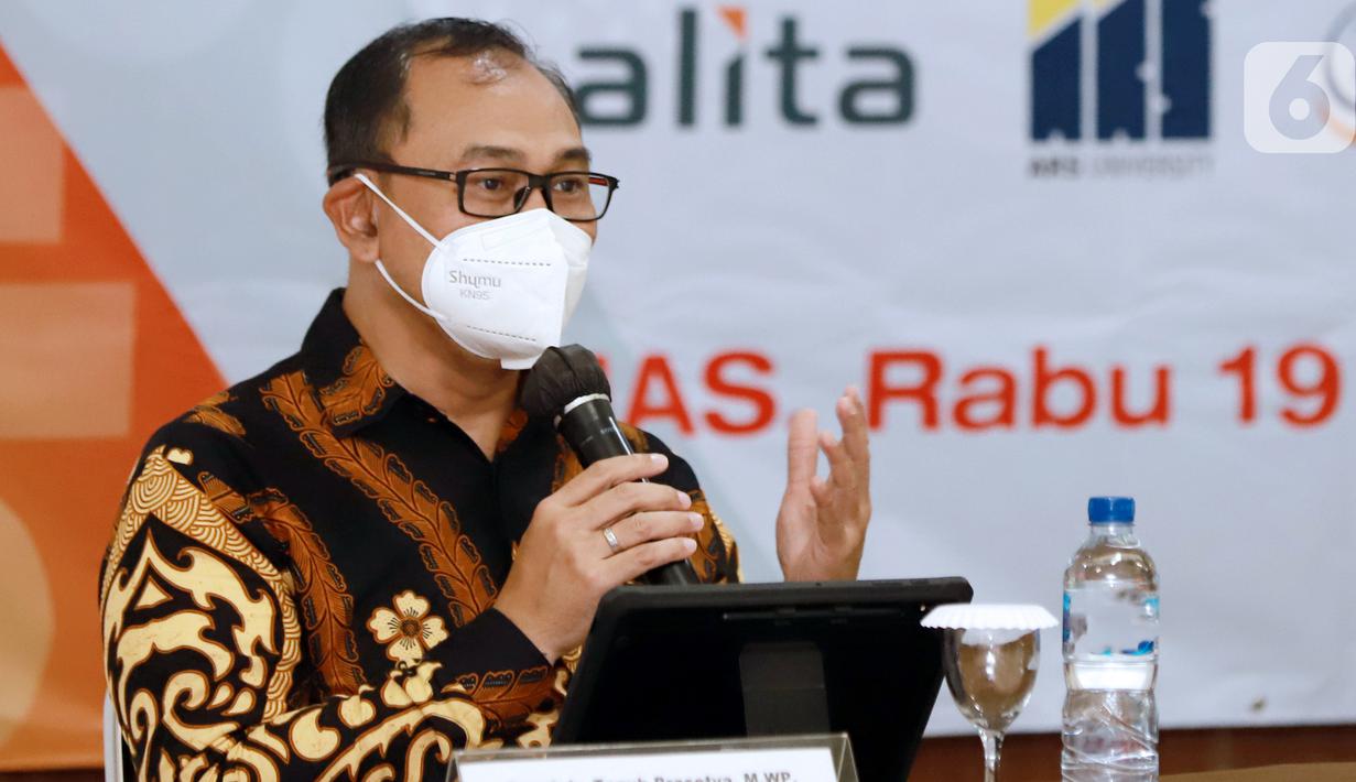 Direktur Utama PT Alita Praya Mitra Teguh Prasetya memberi sambutan pada kerjasama kolaborasi industri dengan institusi pendidikan ITENAS Bandung dan ARS University dalam rangka program magang Kampus Merdeka, di Bandung, Rabu (19/1/2022). (Liputan6.com/HO/Alwi)