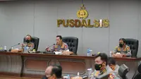 Kapolri Jenderal Listyo Sigit Prabowo saat menggelar video conference pengarahan kepada seluruh anggota mulai dari tingkat Mabes Polri, Polda hingga Polres jajaran, Kamis (18/8/2022). (Ist)