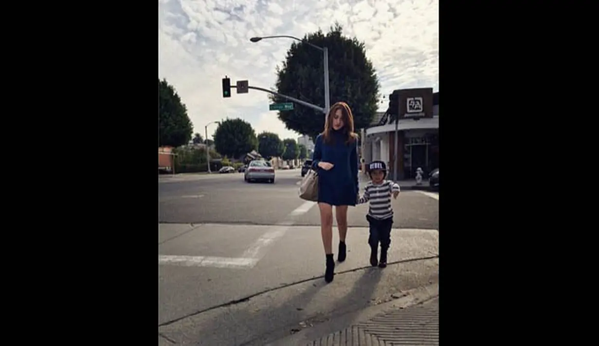 Tak hanya bersama Ashraf, BCL juga mengunggah foto kebersamaannya dengan sang buah hati, Noah saat menikmati liburan di LA. (instagram.com/bclsinclair)