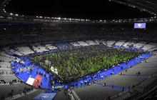 Suasana ribuan penonton laga Prancis-Jerman berhamburan akibat bom