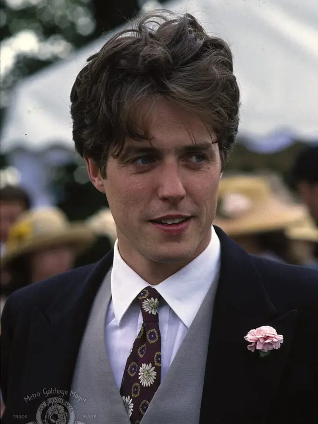 Hugh Grant dalam Four Wedding and Funeral. (Foto: Dok. Metro Goldwyn Mayer/ IMDb)