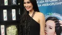 Sandra Dewi pada kegiaan Clear Ice Cool Bus
