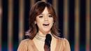 <p>Jenna Ortega sedang memberikan penghargaan pada acara Golden Globe Awards 2023 di Beverly Hilton Hotel, Beverly Hills, California, Amerika Serikat, 10 Januari 2023. Selain sebagai presenter, Jenna Ortega juga masuk sebagai nominator dalam ajang tersebut. (Rich Polk/NBC via AP)</p>