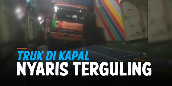 VIDEO: Momen Kapal Feri Terombang-Ambing Dihantam Gelombang Tinggi