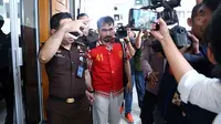 Ini Hasil Sidang Perdana Pencabulan Gatot Brajamusti