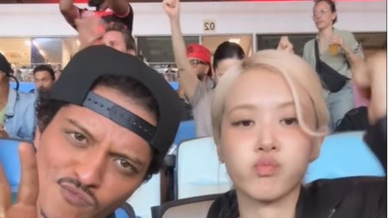 Bruno Mars dan Rose Blackpink