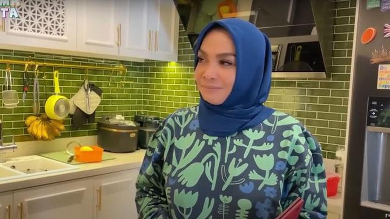 8 Foto Dapur Rieta Amilia yang Menampilkan Detail Interiornya, Elegan dengan Konsep Ruang Terbuka