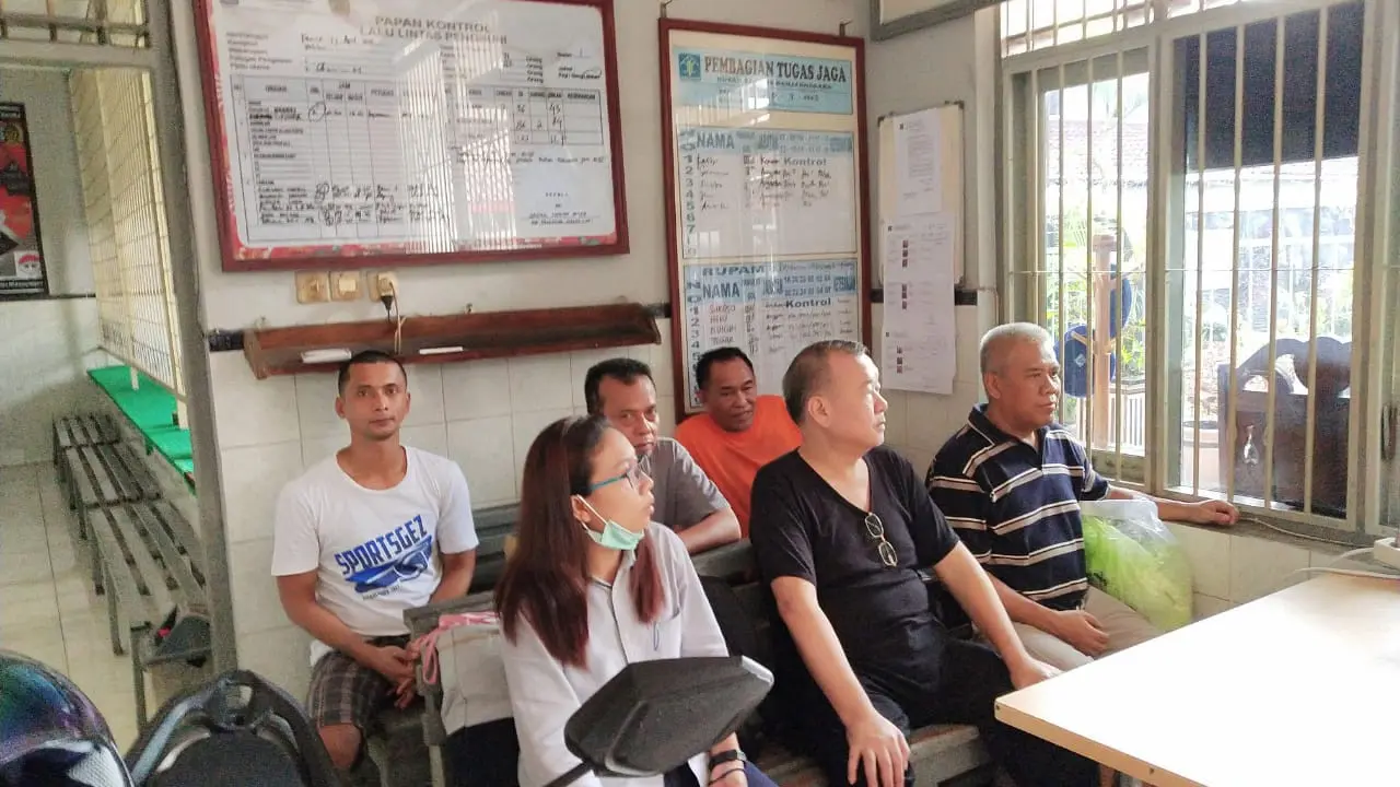 Tersangka kasus mafia bola diperiksa di Kejaksaan Negeri Banjarnegara. (Foto: Liputan6.com/Kejari Banjarnegara/Muhamad Ridlo)