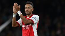 Pierre-Emerick Aubameyang pernah menjadi pujaan bagi publik Arsenal. Namun, ketajamannya yang menurun ditambah dengan masalah indisipliner, memaksanya harus angkat kaki dari Emirates. Ia akhirnya resmi direkrut Barcelona pada hari terakhir bursa transfer Januari 2022. (AFP/Glyn Kirk)