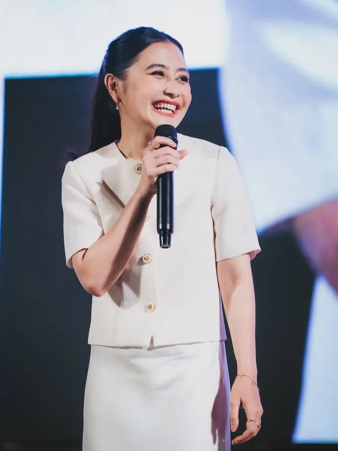 Mix and Match ala Prilly Latuconsina (Instagram/@prillylatuconsina96)