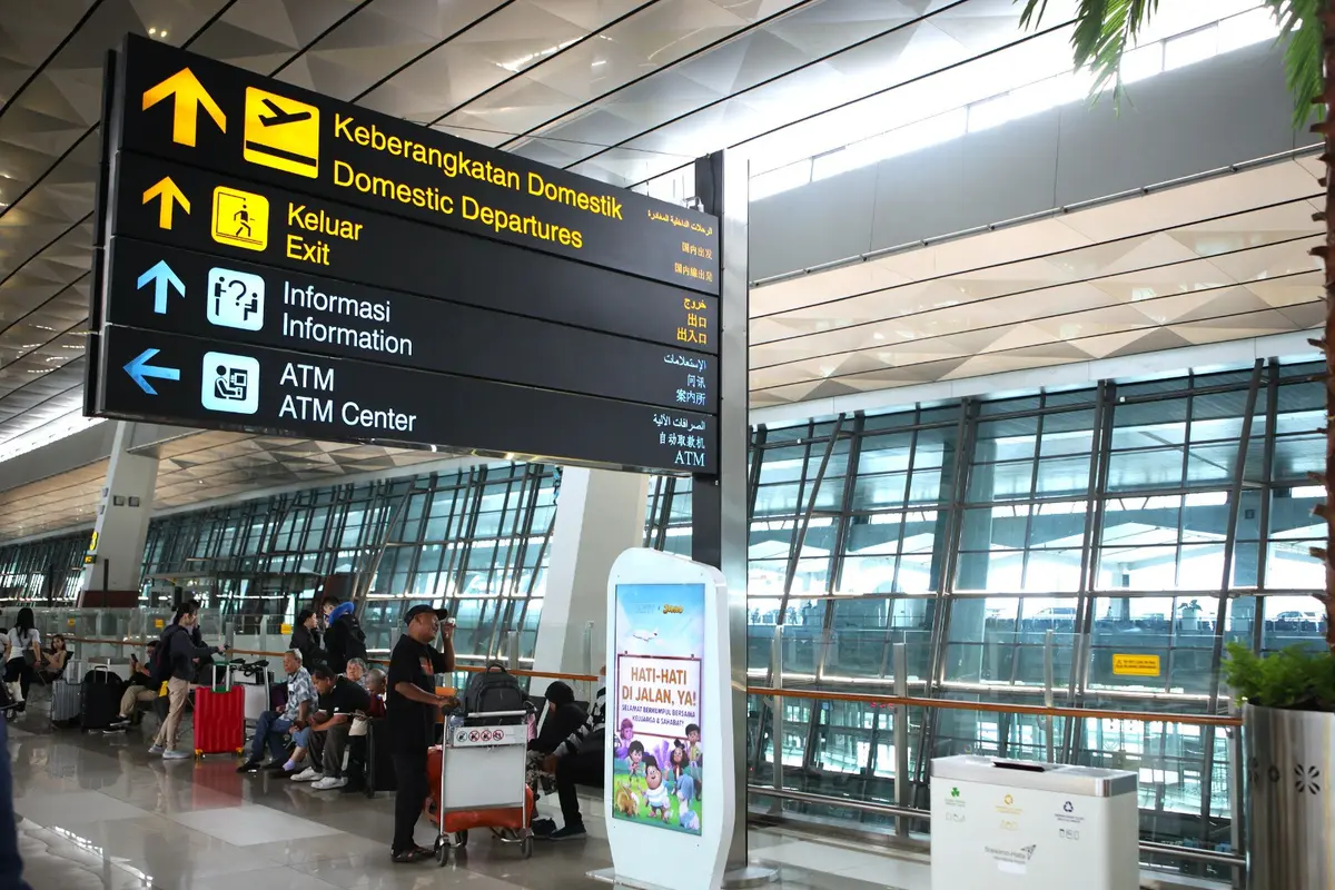 Karakter Film Jumbo Mejeng di Mana-mana, dari Candi Prambanan hingga Bandara Soekarno-Hatta