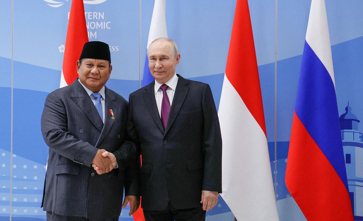Prabowo dan Putin Bahas Kemitraan Indonesia Rusia di Vladivostok