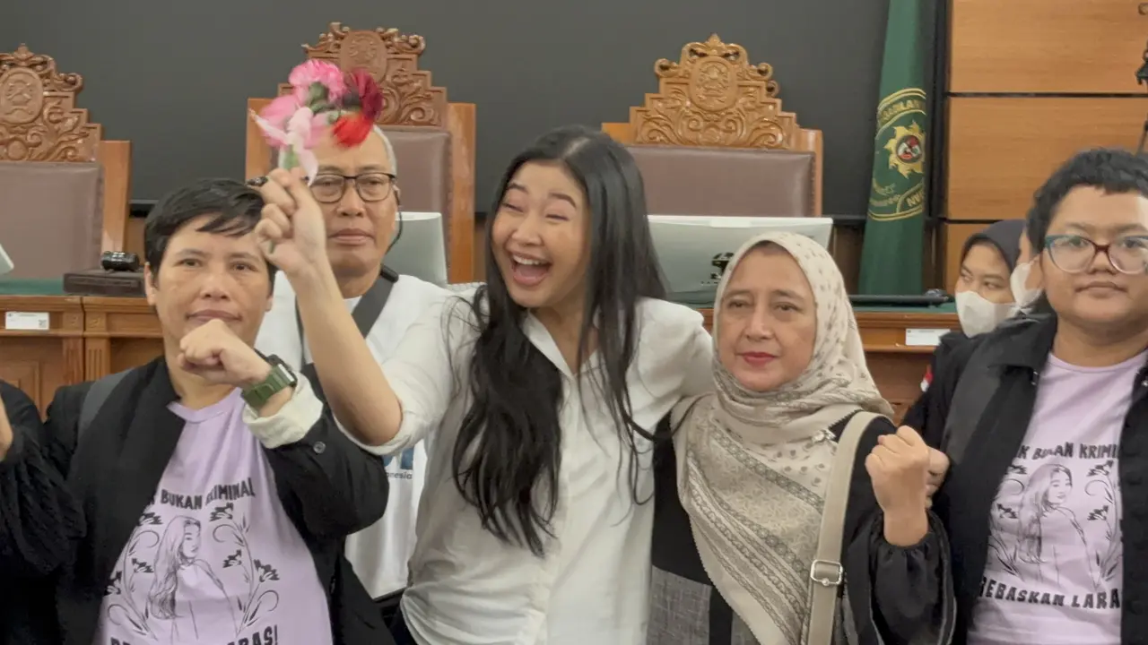 Laras Faizati Khairunnisa divonis enam bulan