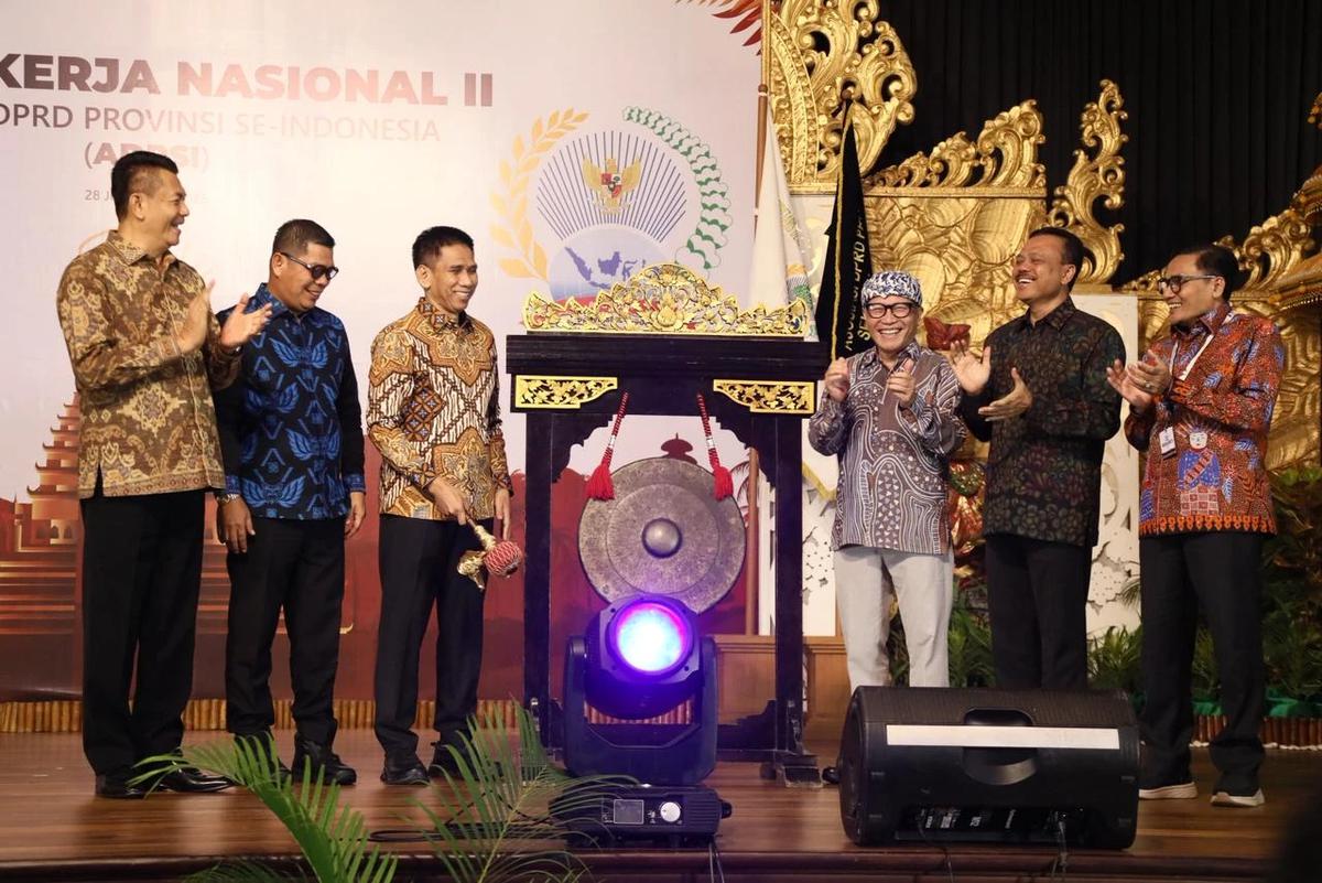 Wamendagri Wiyagus Beberkan Pentingnya Peran DPRD Provinsi Perkuat Kemandirian Fiskal Daerah