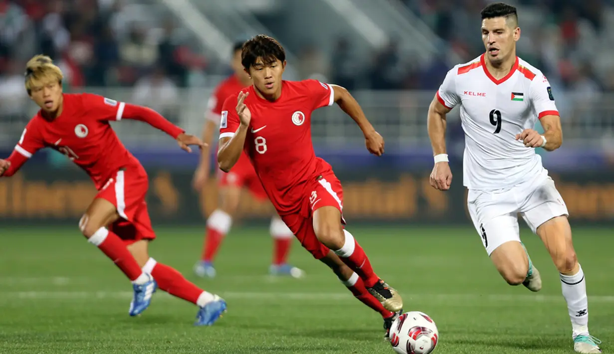 Palestina mencetak sejarah dengan lolos ke babak 16 besar Piala Asia 2023. Prestasi ini bak sepercik mimpi di tengah konflik politik dan tragedi kemanusiaan yang melanda Palestina. (AP Photo/Hussein Sayed)