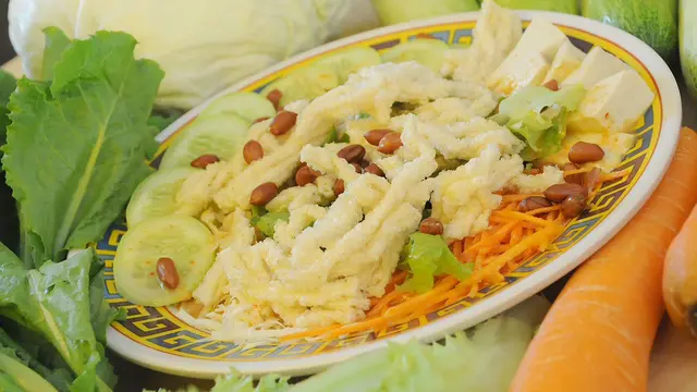 Asinan Special Ny. Isye, Kamboja