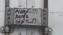 Jaga jarak. Senggol dikit saja, bisa fatal! (Source: IST)