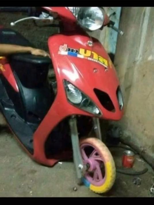 Ini kalau nggak salah roda buat sepeda roda tiga anak kecil (Source: TikTok.com/@aranjirr)