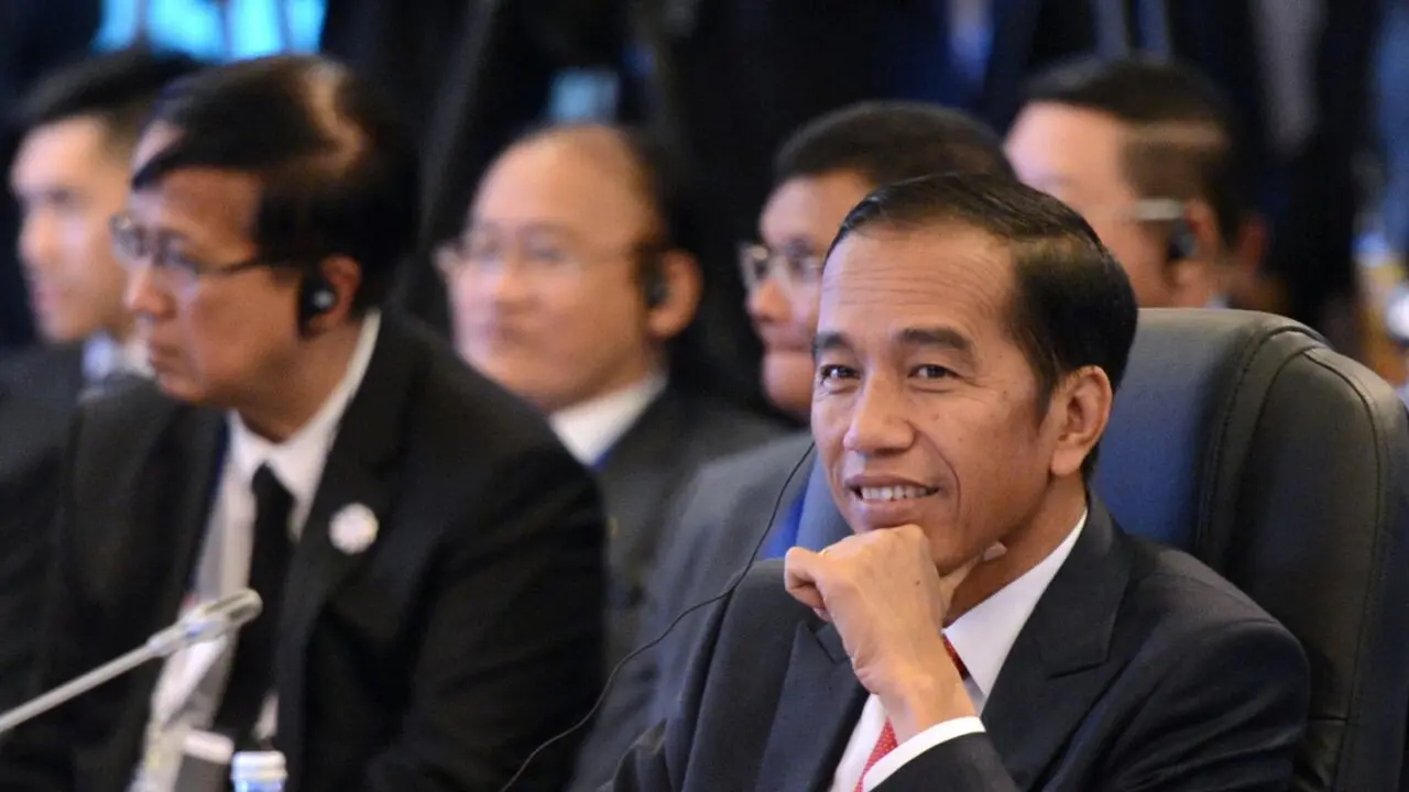 Presiden Indonesia Joko Widodo saat menghadiri Konferensi Tingkat Tinggi (KTT) ke-20 ASEAN-China (Deputi Bidang Protokol, Pers, dan Media Sekretariat Presiden)
