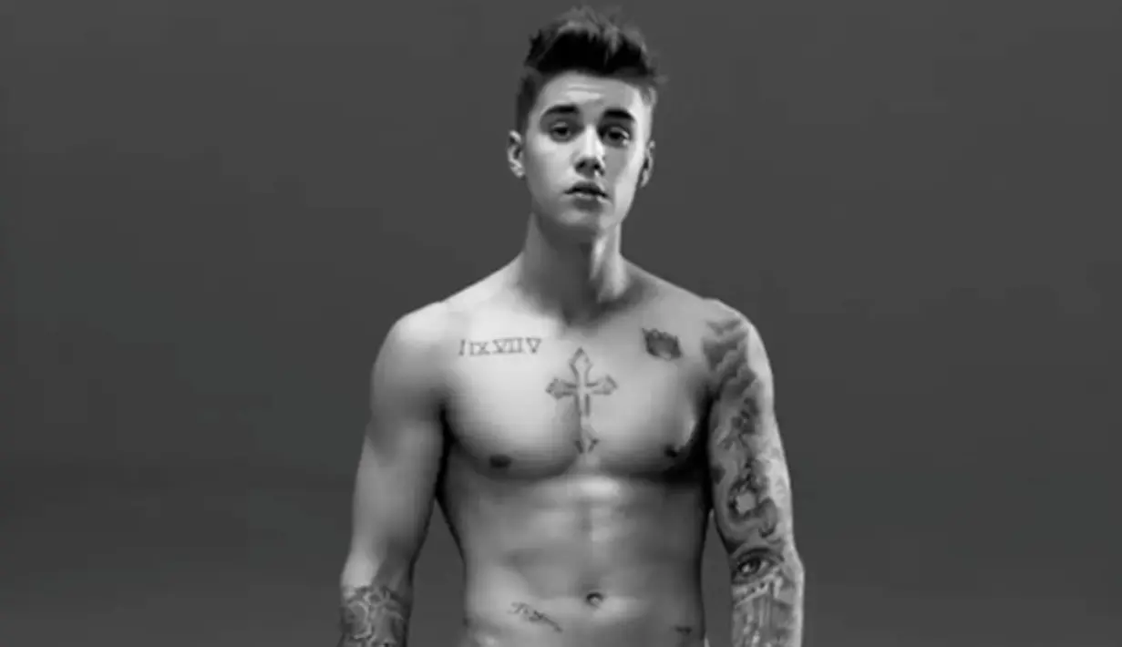 Masih di tahun 2014, ini potret Justin Bieber saat jadi model iklan Calvin Klein. (Positive Celebrity Gossip)