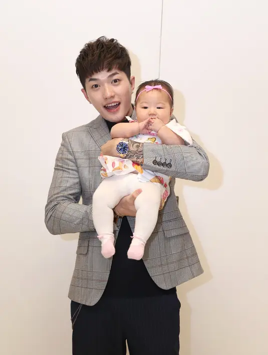 Lee Jeong Hoon dan Monique Octaviani alias Moa