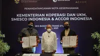 Penandatanganan kerja sama penyerapan produk UMKM antara Smesco Indonesia dan Accor Group Hotel Indonesia, Sabtu, 3 April 2021. (dok. Accor Group)