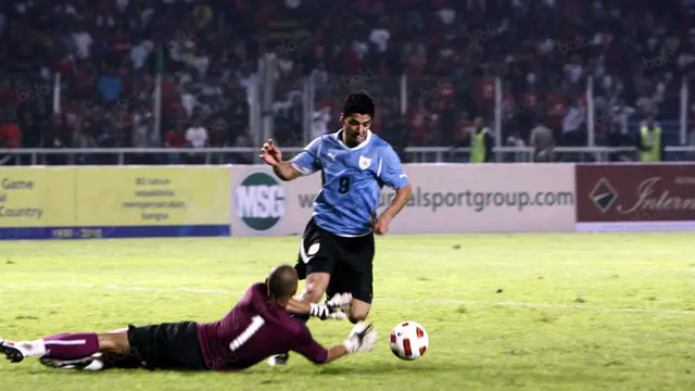 Timnas Indonesia, PSSI, Alfred Riedl, Uruguay