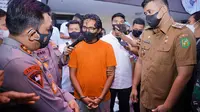 Usai ditangkap setelah viral di sejumlah akun media sosial, pengendara bernama Rizkan Putra (27) warga Takengon, Aceh Tengah, itu diboyong ke Polrestabes Medan, Senin (25/4/2022).