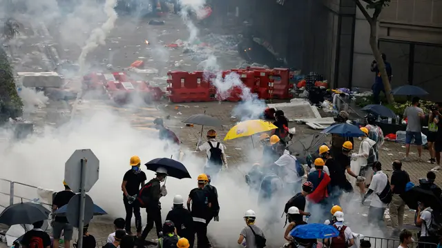 Bentrokan Pecah Saat Aksi Demo Tolak RUU Ekstradisi di Hong Kong