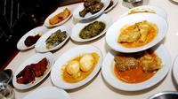 Masakan Padang (sumber: Wikipedia)