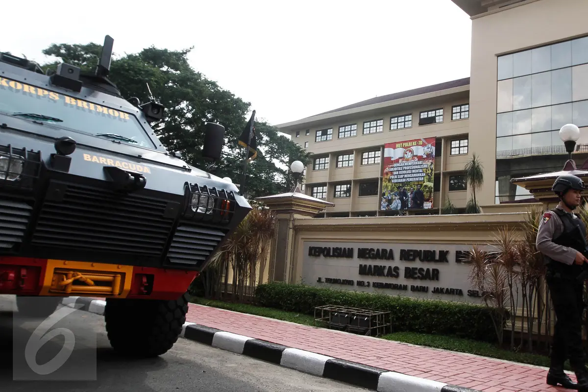 20160705-Pangamanan Mabes Polri Diperketat Pasca Pemboman di Polresta Solo