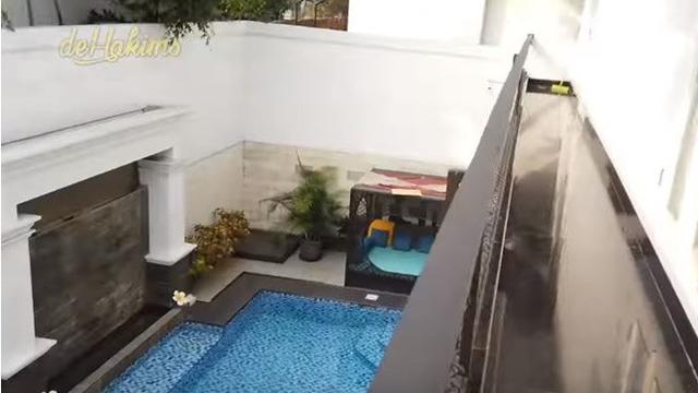 7 Potret Penampakan Isi Rumah Iis Dahlia, Kamar Devano Curi Perhatian