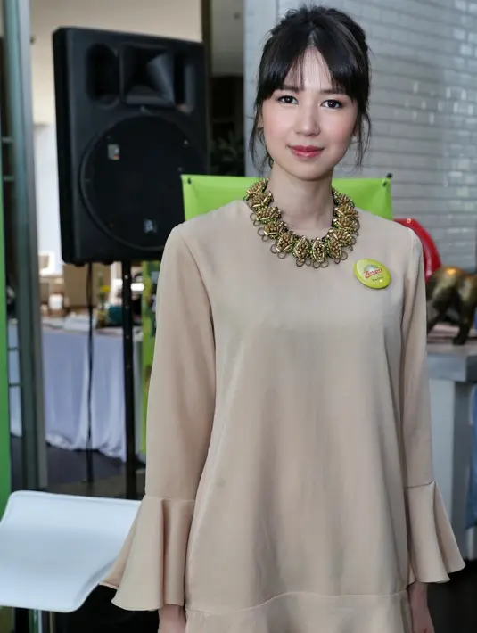 Tak hanya wajah yang cantik, Laura Basuki juga punya hidung mancung yang alami. (Adrian Putra/Bintang.com)