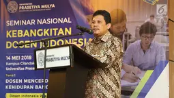 Direktur Jenderal Sumber Daya IPTEK Dikti Ali Ghufron Mukti memberi pemaparan dalam Seminar Kebangkitan Dosen Indonesia di Jakarta, Senin (14/5). Seminar membahas enam topik utama. (Liputan6.com/Immanuel Antonius)