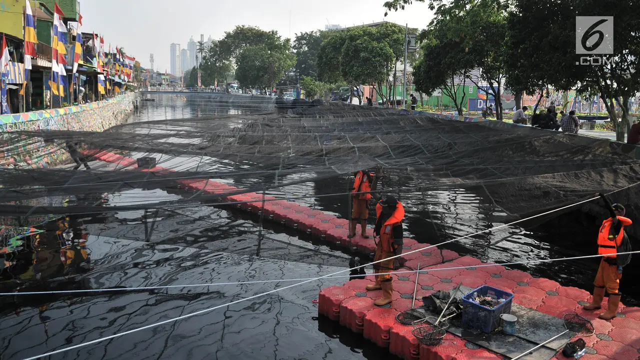 Pemprov DKI Jakarta Kembali Pasang Waring 100 Meter
