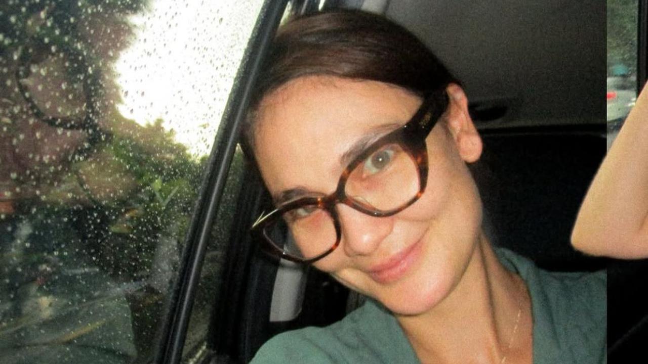 6 Potret Momen Langka, Luna Maya Tampil Tanpa Makeup dan Tetap Memesona