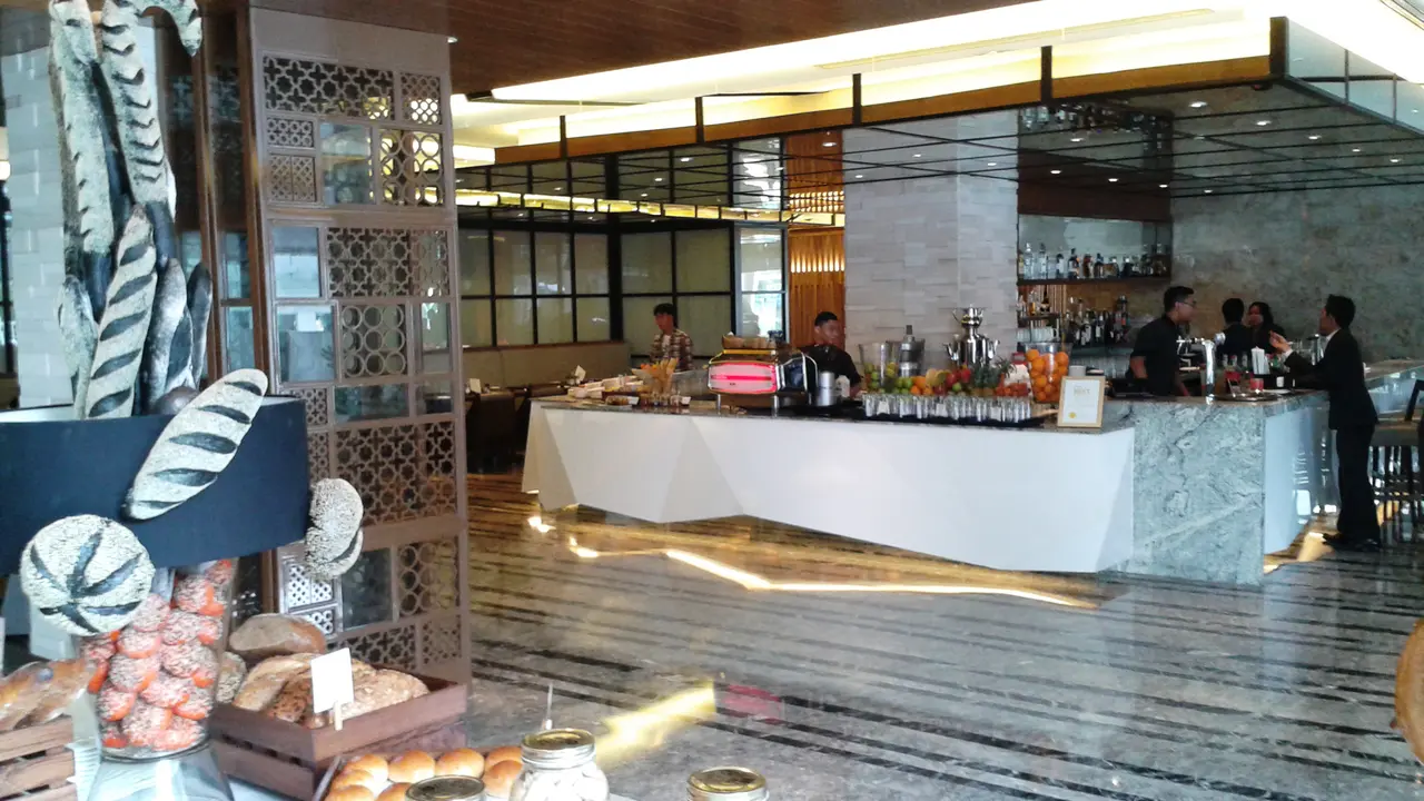 Sana Sini Restaurant - Pullman Hotel Jakarta 0515 1