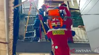 Cerita Damkar Evakuasi Jenazah 120 Kg dari Lantai Dua Rumah
