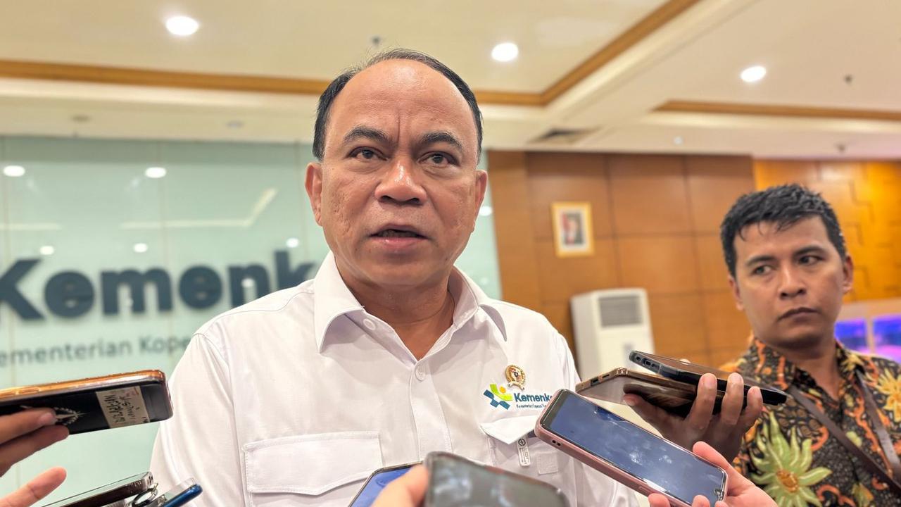 Jalankan Perintah Prabowo, Budi Arie Ungkap Koperasi Merah Putih untuk Berantas Rentenir dan Pinjol